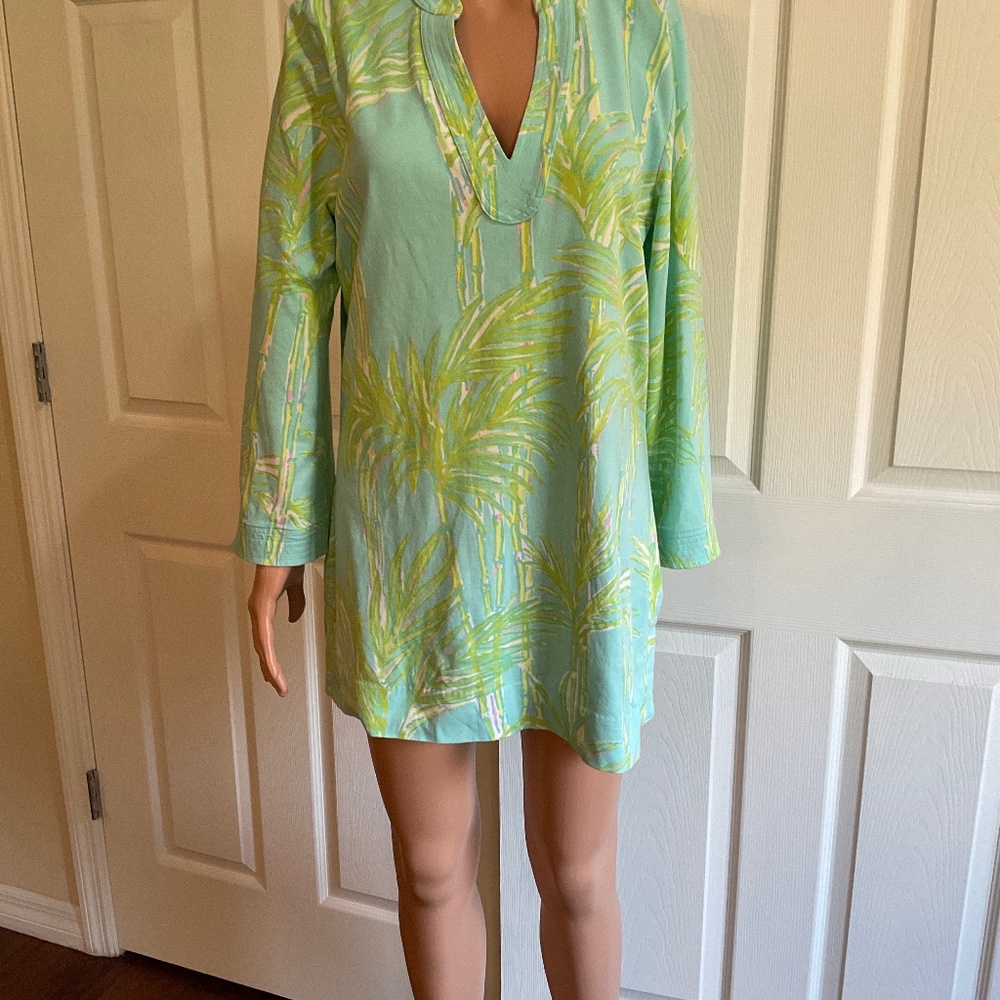 Lilly Pulitzer slip over Tunic size M